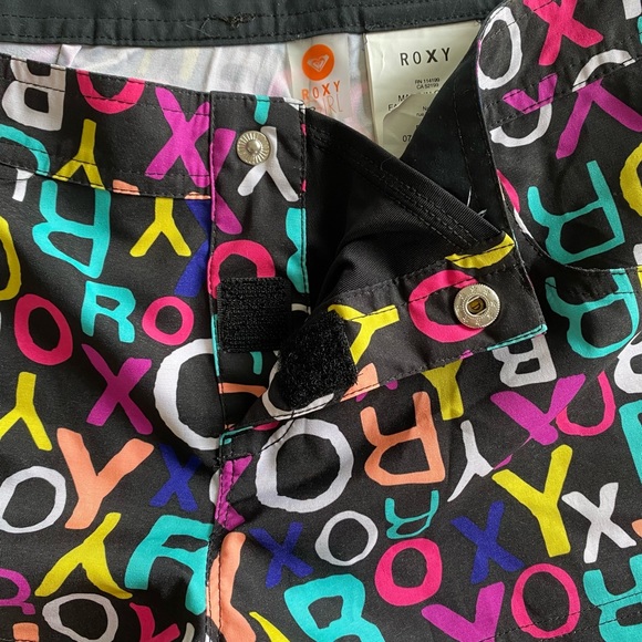 Roxy Girl Shorts in XS - Picture 3 of 3